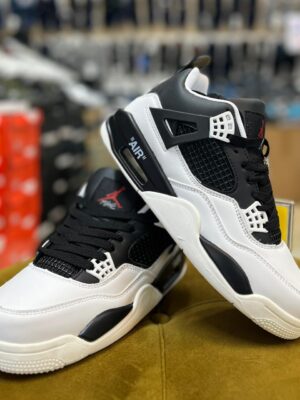Air Jordan 4 Retro