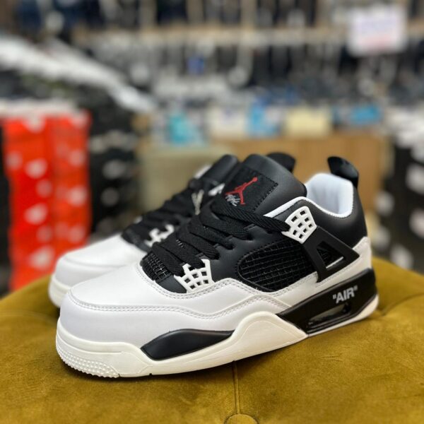 Air Jordan 4 Retro