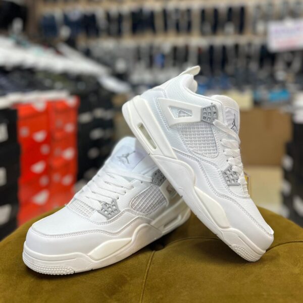 Air Jordan 4 Retro