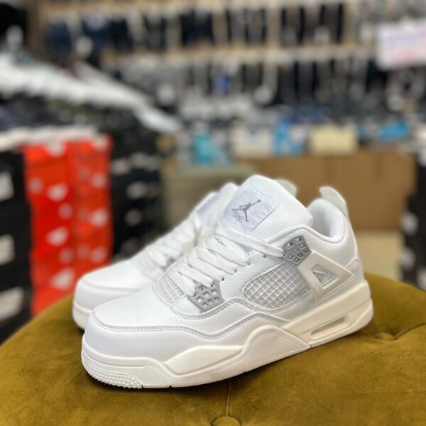 Air Jordan 4 Retro